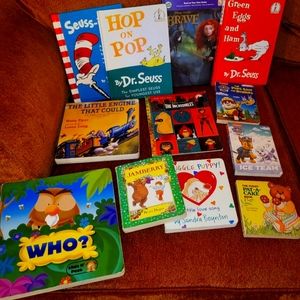 🏷= $1 Baby books mystery bundle of 5